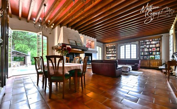 PROPRIETE à MARENNES (69) à proximité de LYON, avec une position et vue dominante sur la Plaine et sous sol XXL