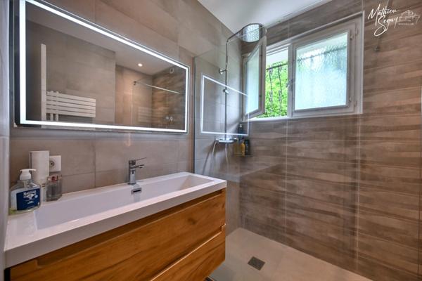 PROPRIETE à MARENNES (69) à proximité de LYON, avec une position et vue dominante sur la Plaine et sous sol XXL