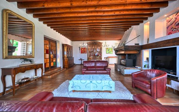 PROPRIETE à MARENNES (69) à proximité de LYON, avec une position et vue dominante sur la Plaine et sous sol XXL