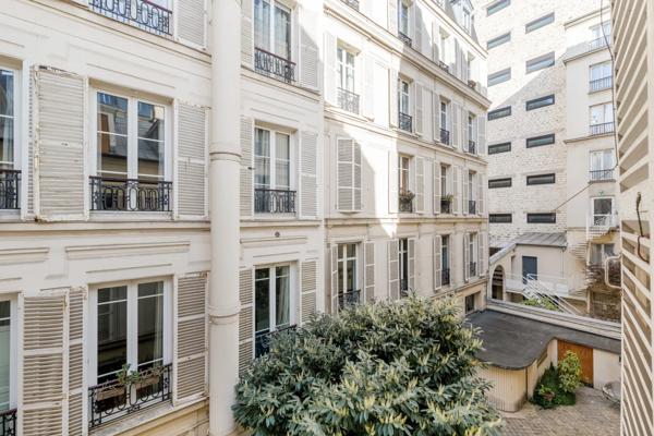 Appartement Paris 8e - EUROPE / LIEGE