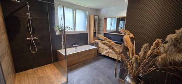 Exclusivité à Brest : Rénovation d'architecte d’exception, grand jardn