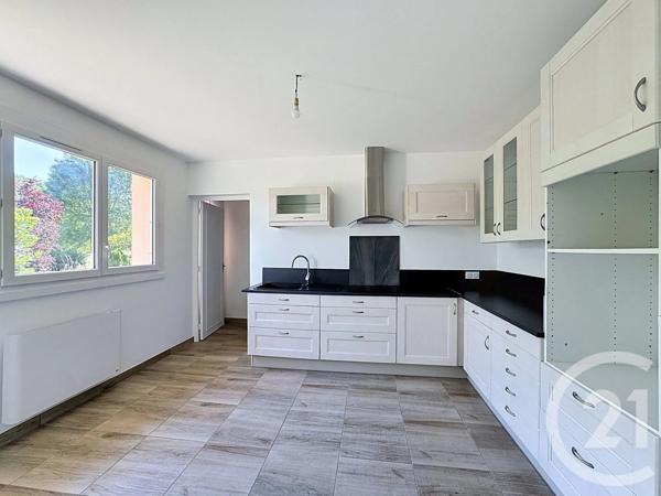 Maison à vendre  10 pièces - 120,93 m 2   PAVIE  - 32