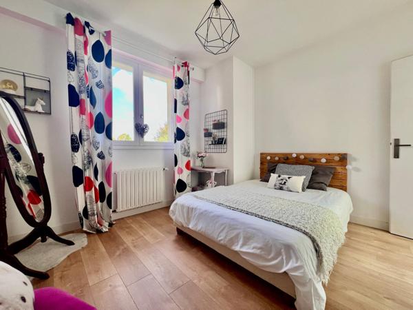 Magnifique Maison de 168 m2 habitable + 30m2 potentiel- Intra Pentagone Garage et parking