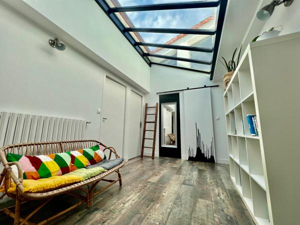 Magnifique Maison de 168 m2 habitable + 30m2 potentiel- Intra Pentagone Garage et parking