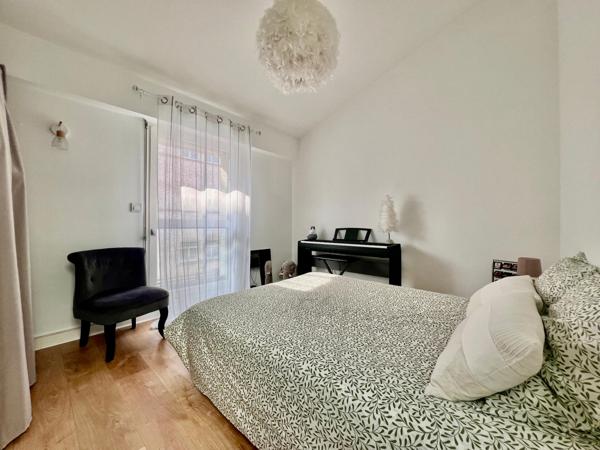 Magnifique Maison de 168 m2 habitable + 30m2 potentiel- Intra Pentagone Garage et parking