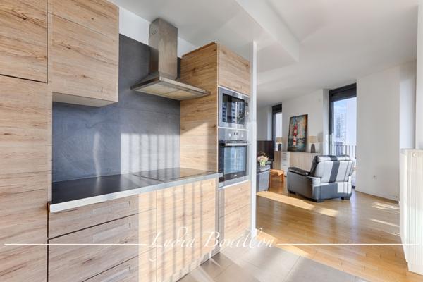 Nanterre (92000) Duplex de 4 pièces de 98 m2 avec terrasse de 75 m2 et balcon de 35 m2