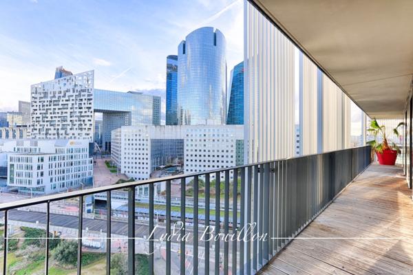 Nanterre (92000) Duplex de 4 pièces de 98 m2 avec terrasse de 75 m2 et balcon de 35 m2