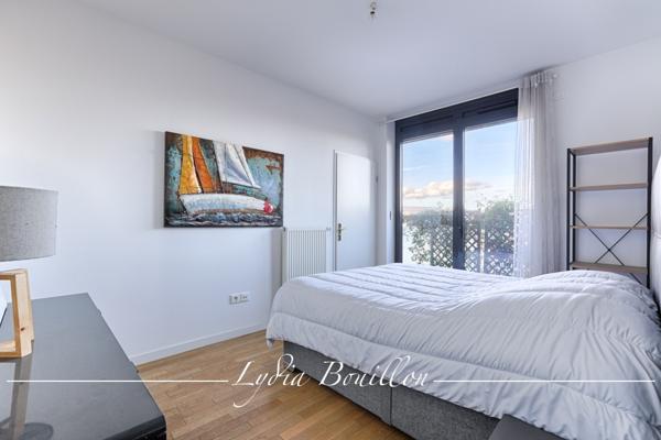 Nanterre (92000) Duplex de 4 pièces de 98 m2 avec terrasse de 75 m2 et balcon de 35 m2