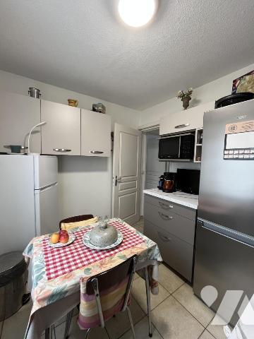 Investissement : APPARTEMENT CENTRE UZES AVEC GARAGE 