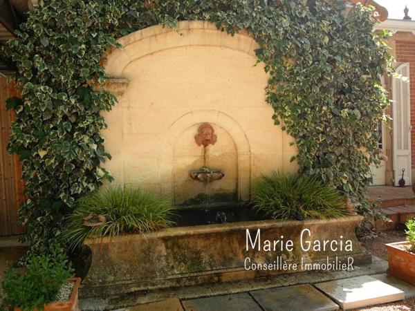 MAISON DE MAÎTRE À NÎMES, PARC DE 1,7 HA, DÉPENDANCE ET PISCINE