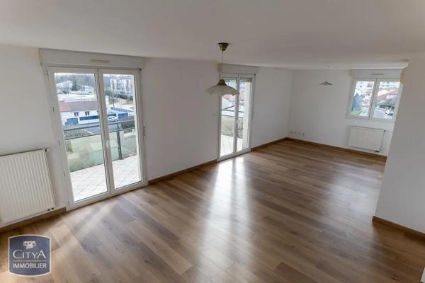 Appartement à louer 4 pièces 103.8m² Issoire (63500)