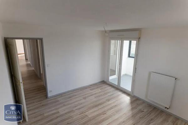 Appartement à louer 4 pièces 103.8m² Issoire (63500)