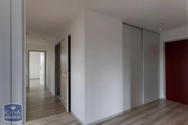 Appartement à louer 4 pièces 103.8m² Issoire (63500)