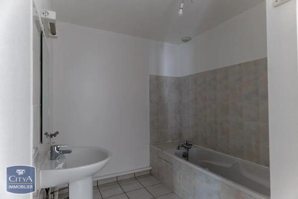 Appartement à louer 4 pièces 103.8m² Issoire (63500)