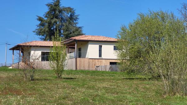 Maison contemporaine Prigonrieux près Bergerac 167 m2 sur parcelle de 5138 m² au calme