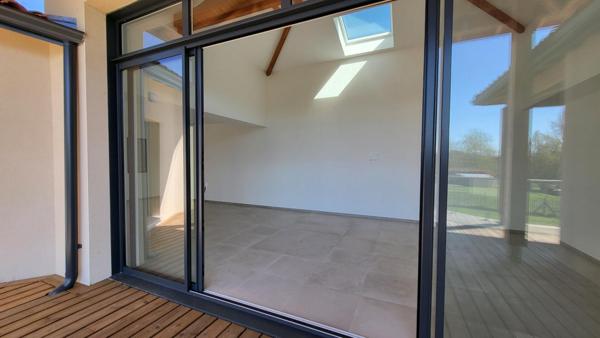 Maison contemporaine Prigonrieux près Bergerac 167 m2 sur parcelle de 5138 m² au calme