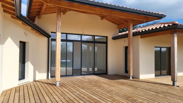 Maison contemporaine Prigonrieux près Bergerac 167 m2 sur parcelle de 5138 m² au calme
