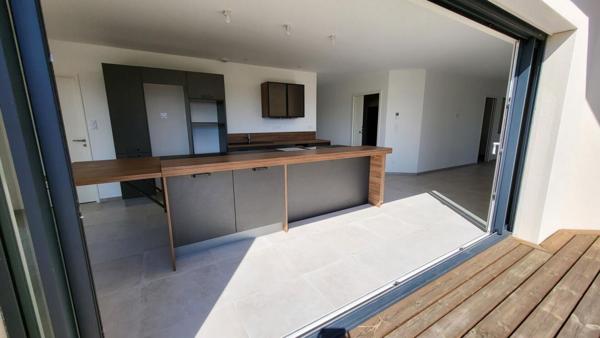 Maison contemporaine Prigonrieux près Bergerac 167 m2 sur parcelle de 5138 m² au calme