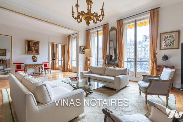 Paris 16ᵉ – Avenue Henri-Martin – Appartement de réception avec balcon