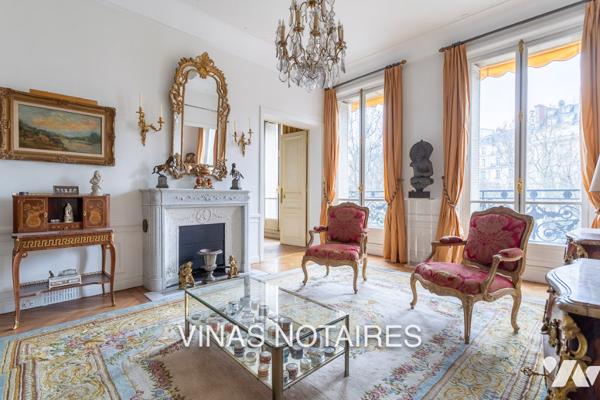 Paris 16ᵉ – Avenue Henri-Martin – Appartement de réception avec balcon