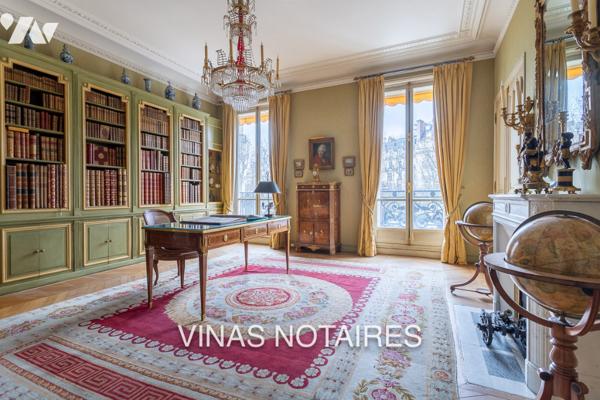 Paris 16ᵉ – Avenue Henri-Martin – Appartement de réception avec balcon