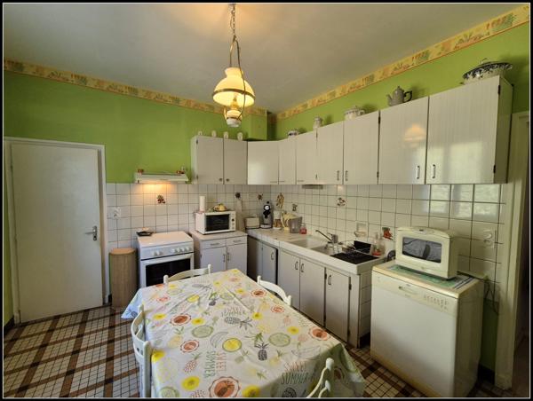 À vendre – Maison de plain-pied avec 4 chambres, jardin et dépendance – CONDOM (32100)
