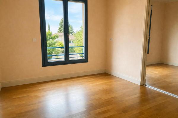 Appartement d'exception avec vue sur la Vézère - Centre-ville de Terrasson-Lavilledieu (24120) 5 pièce(s) 116 m2