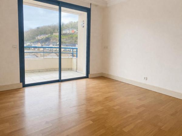 Appartement d'exception avec vue sur la Vézère - Centre-ville de Terrasson-Lavilledieu (24120) 5 pièce(s) 116 m2