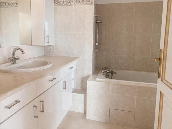 Appartement d'exception avec vue sur la Vézère - Centre-ville de Terrasson-Lavilledieu (24120) 5 pièce(s) 116 m2