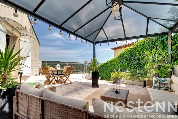 A VENDRE EN EXCLUSIVITE ! Maison d'environ 104  m² , piscine , vue dégagée , piscine, sous sol et dépendance.