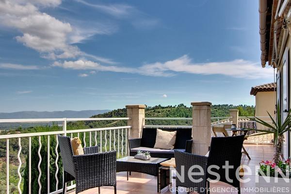 A VENDRE EN EXCLUSIVITE ! Maison d'environ 104  m² , piscine , vue dégagée , piscine, sous sol et dépendance.