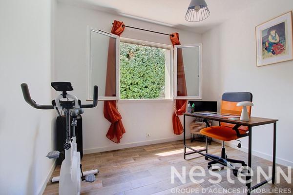 A VENDRE EN EXCLUSIVITE ! Maison d'environ 104  m² , piscine , vue dégagée , piscine, sous sol et dépendance.