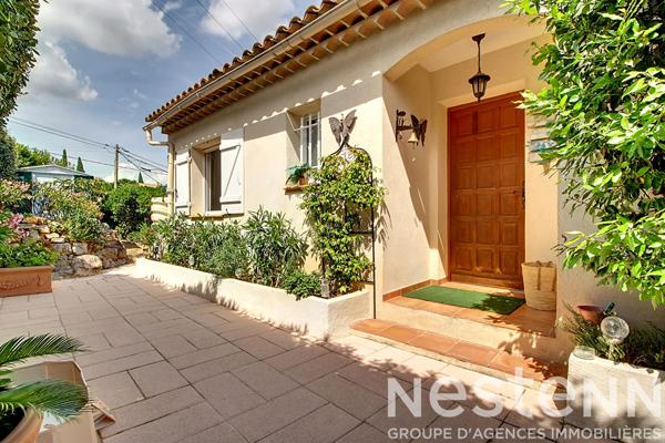 A VENDRE EN EXCLUSIVITE ! Maison d'environ 104  m² , piscine , vue dégagée , piscine, sous sol et dépendance.