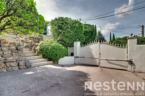 A VENDRE EN EXCLUSIVITE ! Maison d'environ 104  m² , piscine , vue dégagée , piscine, sous sol et dépendance.