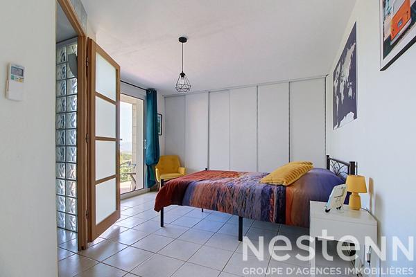 A VENDRE EN EXCLUSIVITE ! Maison d'environ 104  m² , piscine , vue dégagée , piscine, sous sol et dépendance.
