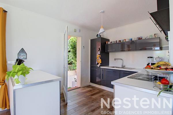 A VENDRE EN EXCLUSIVITE ! Maison d'environ 104  m² , piscine , vue dégagée , piscine, sous sol et dépendance.