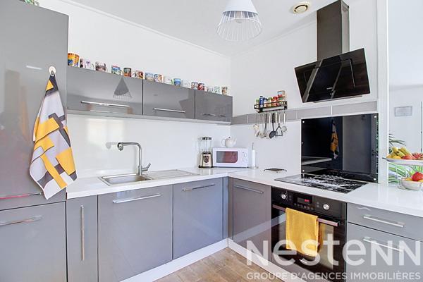 A VENDRE EN EXCLUSIVITE ! Maison d'environ 104  m² , piscine , vue dégagée , piscine, sous sol et dépendance.