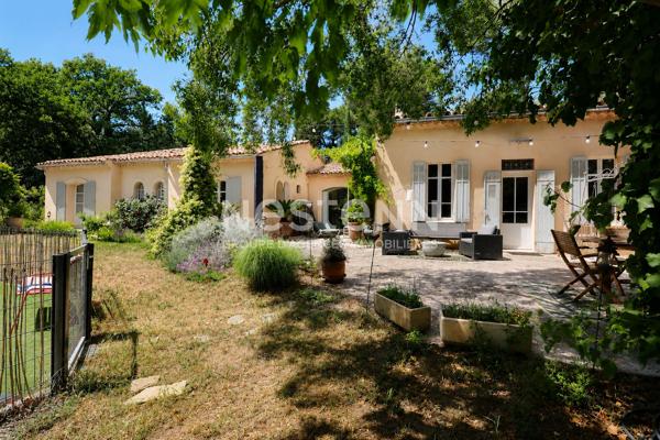 Maison Cabries 7 pièces 177 m2 , grand séjour, salon, 3 chambres, 2 bureaux, garage, piscine, grand terrain, beaux volumes, 3 salles d'eau, 2wc
