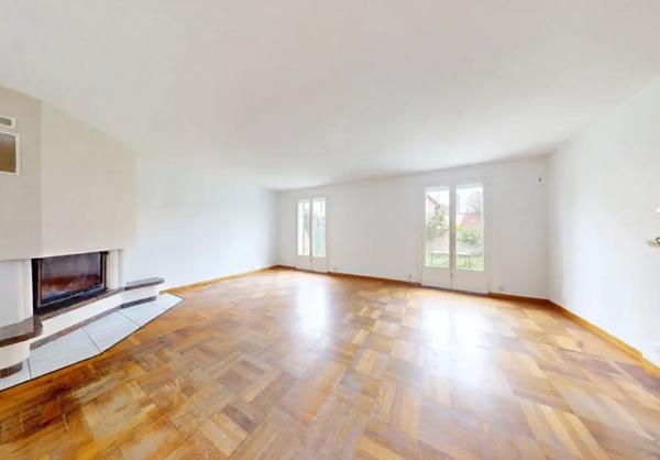 Maison Brie Compte Robert