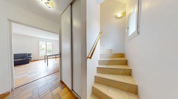 Maison Brie Compte Robert