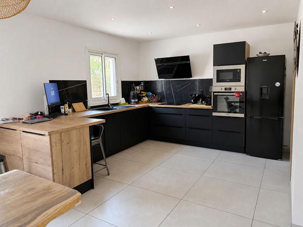 BOUC-BEL-AIR  MAISON T4 ENTIÈREMENT RÉNOVÉE AVEC GARAGE ET EXTÉRIEURS