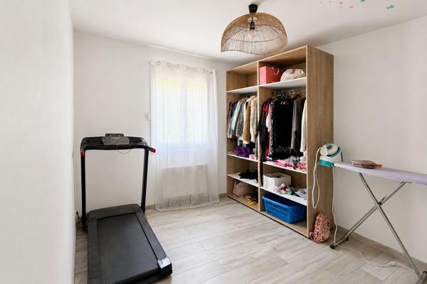 BOUC-BEL-AIR  MAISON T4 ENTIÈREMENT RÉNOVÉE AVEC GARAGE ET EXTÉRIEURS