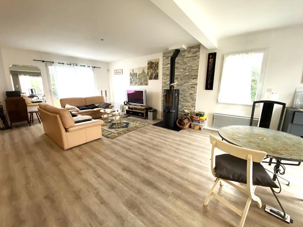 LA BAULE -GUEZY - PROCHE COMMERCES MAISON 3 CHAMBRES