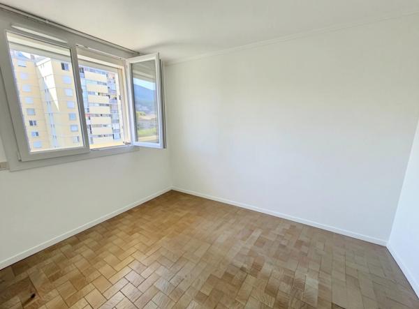 Appartement à vendre 4 pièces MARSEILLE 10EME ARRONDISSEMENT (13)