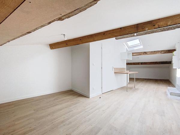 Valence, avenue de l'Yser, studio refait à neuf de 24,80m²
