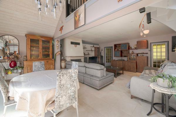 NOUVEAUTE EXCLUSIVITE !! Maison BOURGBARRE 6 pièces - Terrain SUD 4700 m² sans vis à vis