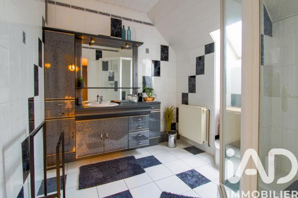 Maison à vendre 6 pièces 247 m² Flins-sur-Seine