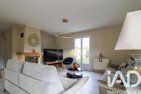 Maison à vendre 6 pièces 247 m² Flins-sur-Seine
