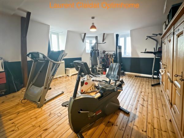 MAISON BOURGEOISE RÉNOVÉE ENV.250 m² – 4 CHAMBRES, COUR, TERRASSE & GRAND GARAGE