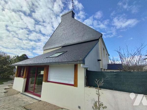 Secteur calme à 2 km du centre de ROSPORDEN et à proximité immédiate de la voie verte pour cett...